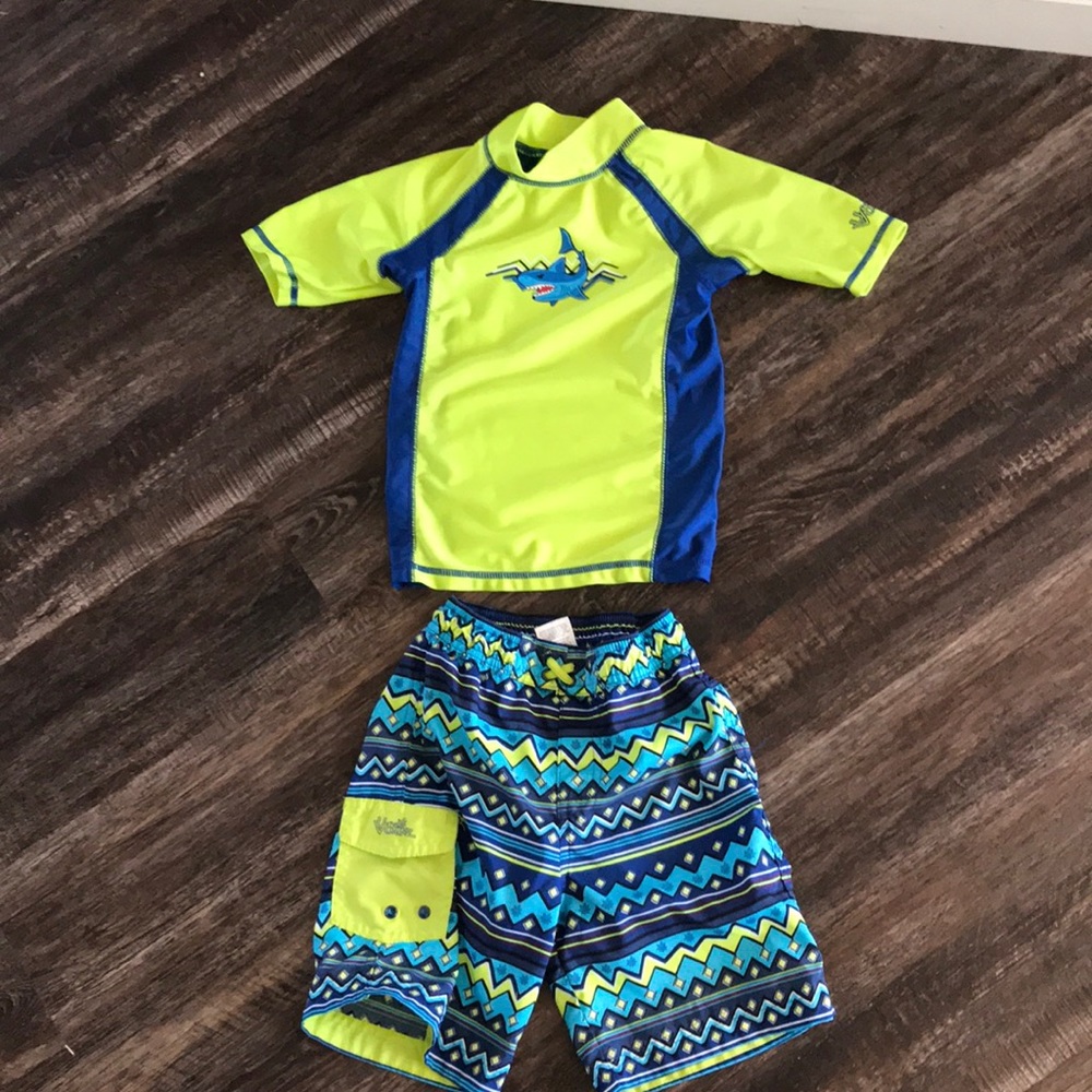 Boys swim shorts+shirt size 6